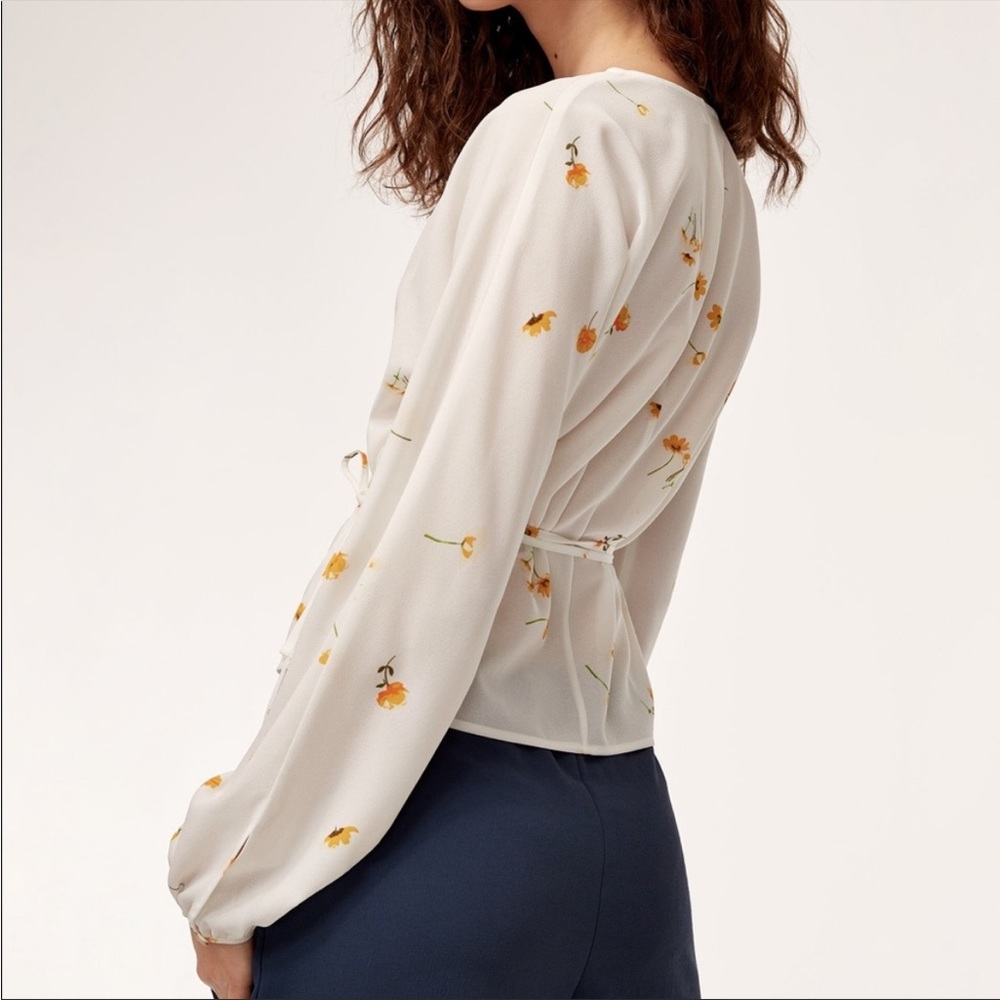 Aritzia Wilfred | Lilia Green Floral Wrap Blouse - Picture 5 of 6
